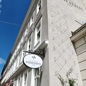 navštívit hotel